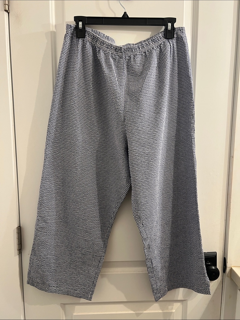 High-Waist Wide Leg Gingham Pants in Navy and White - no brand label